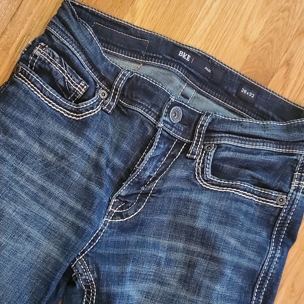 Buckle jeans